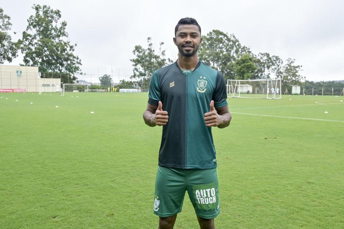 Ricardo Silva (zagueiro): contrato at 31/12/2021