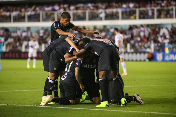 Na Vila Belmiro, Atlético é derrotado pelo Santos por 3 a 2, pela 37ª rodada do Campeonato Brasileiro