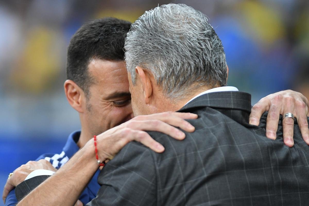 Fotos da vitria do Brasil sobre a Argentina, por 2 a 0, no Mineiro, pela semifinal da Copa Amrica; Gabriel Jesus e Firmino marcaram os gols da seleo em BH