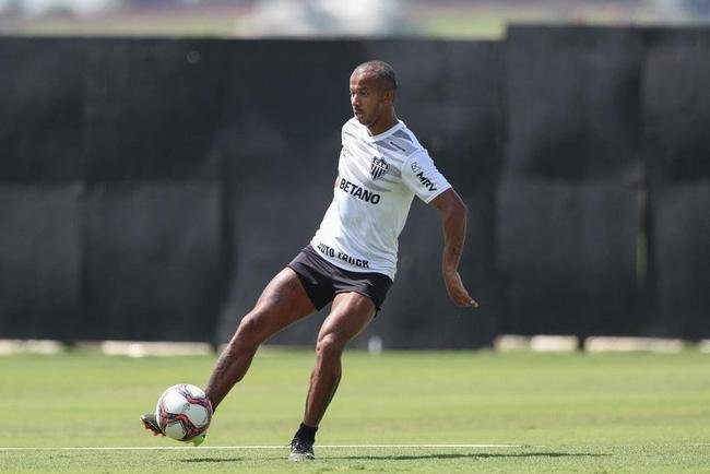 Mariano - oito jogos (trs vitrias, dois empates e trs derrotas) - jogou pelo Fluminense