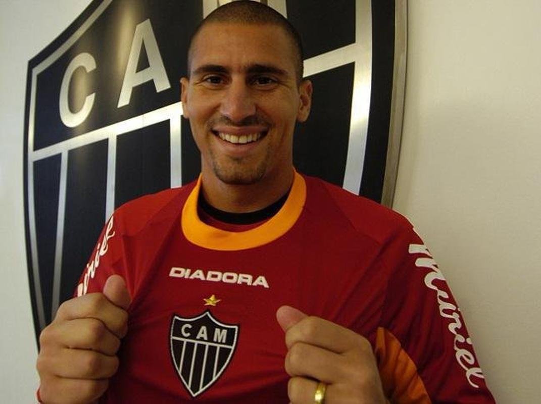 Juninho - 2007 a 2009: chegou ao Atl�tico logo ap�s a venda de Diego Alves ao futebol espanhol. Ficou no clube por tr�s temporadas, mas n�o conquistou a confian�a da torcida. Em 72 partidas, sofreu 80 gols.