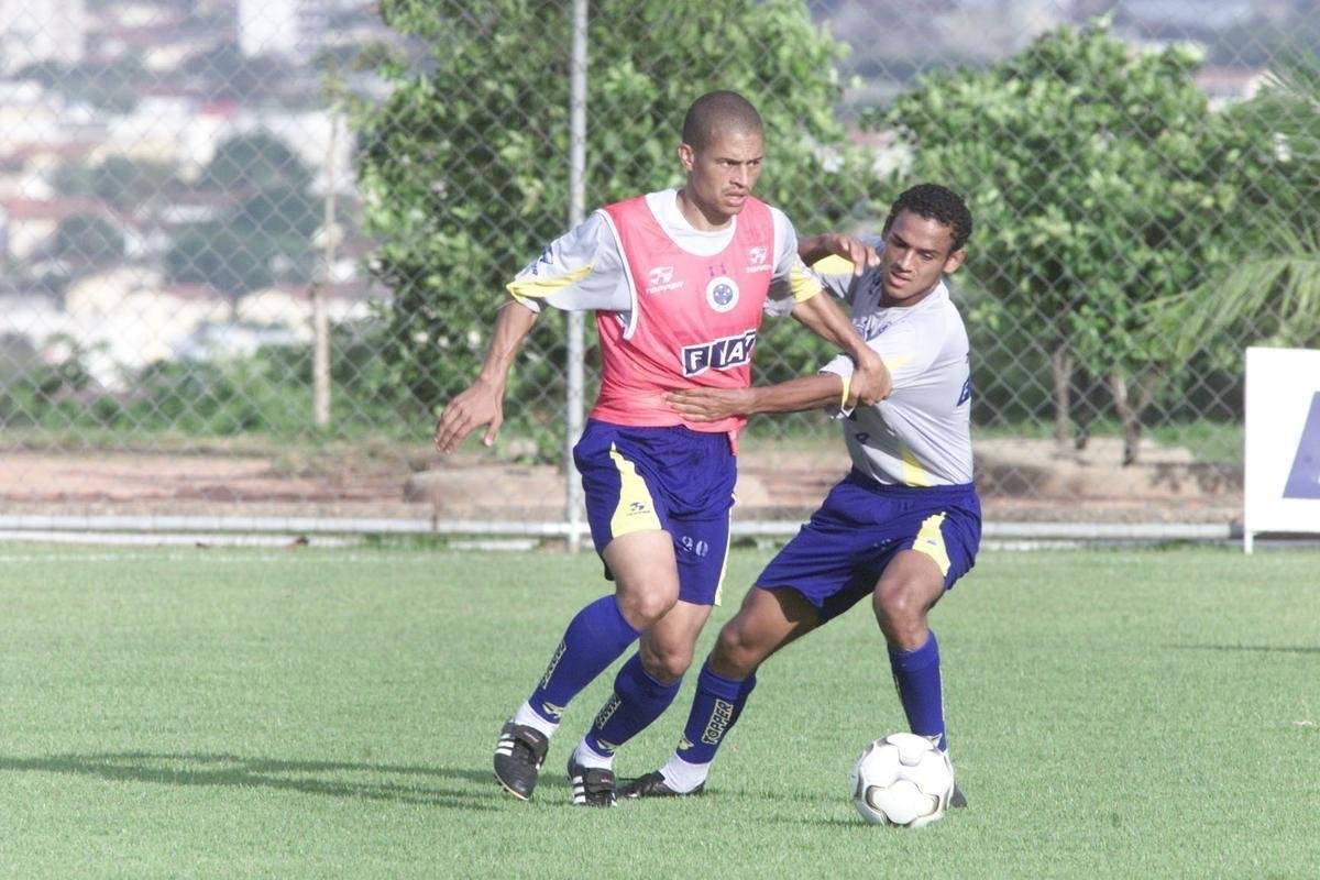 DEZEMBRO - Dia a dia de treinos do Cruzeiro na temporada que culminou com a Trplice Coroa