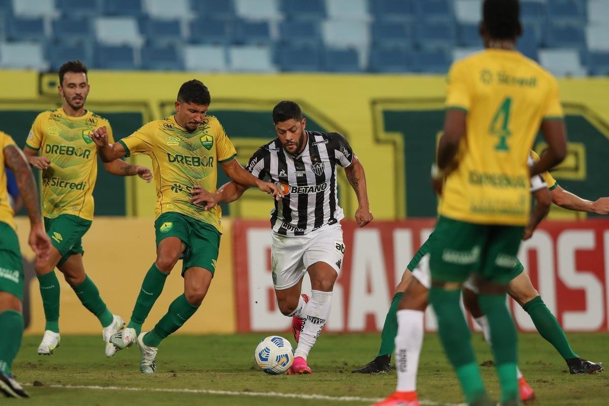 Cuiab e Atltico se enfrentaram pela nona rodada da Srie A do Campeonato Brasileiro
