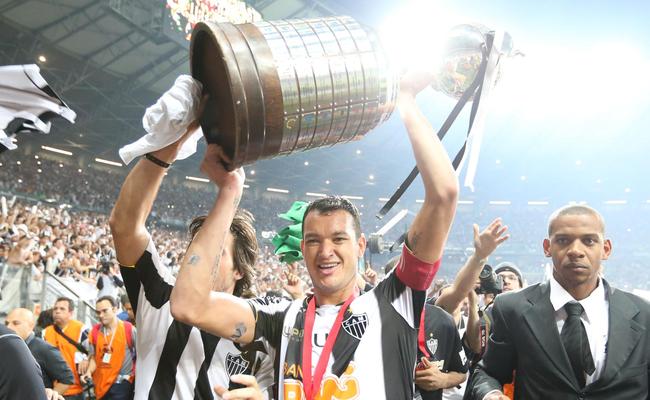 Rver ergueu a taa da Libertadores para o Atltico em 2013