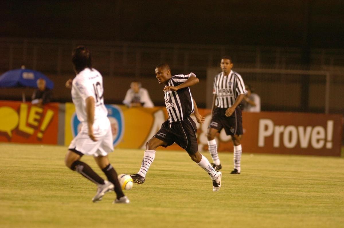 22 - Catanha - 2005 - 17 jogos / 5 gols - 0,29 por jogo