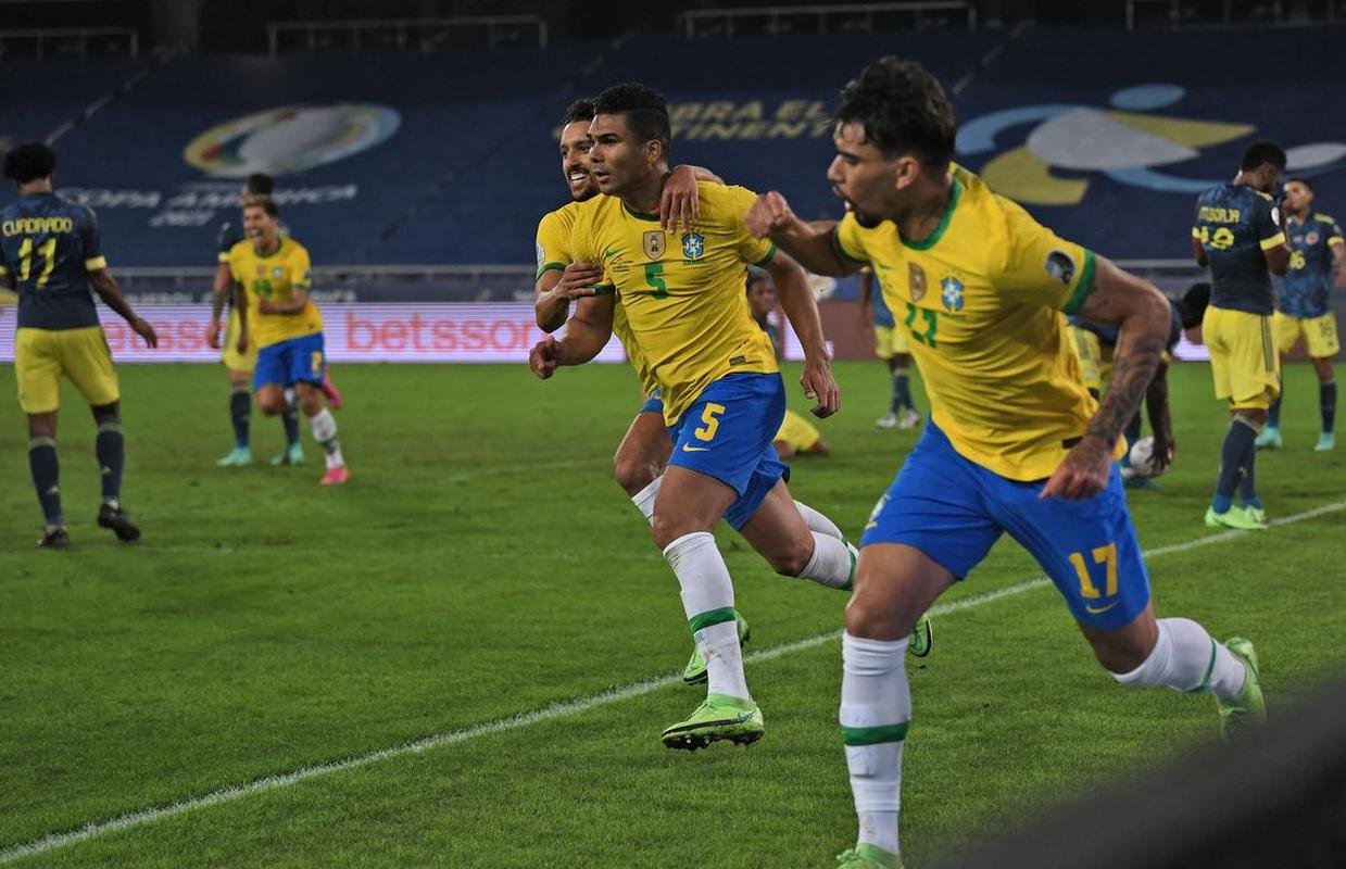 Brasil e Colmbia se enfrentaram no Estdio Nilton Santos pelo Grupo B da Copa Amrica 