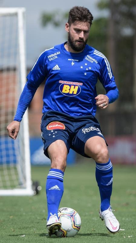 Fotos do primeiro treino de Rafael Sobis na volta ao Cruzeiro, nesta segunda
