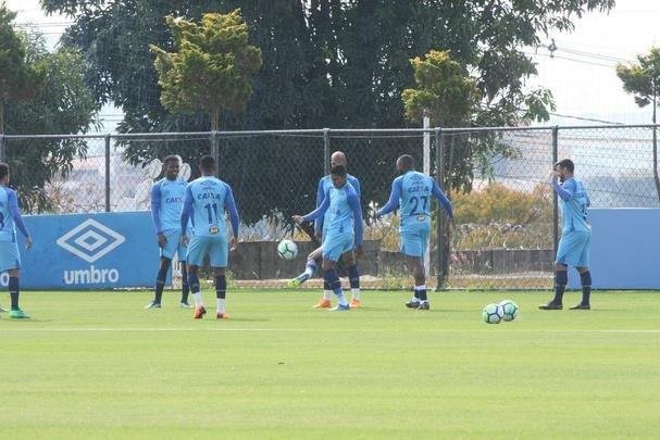 Presidente do Cruzeiro, Wagner Pires de S, acompanhou treino deste sbado, na Toca da Raposa II. Mais uma vez, Arrascaeta treinou normalmente e est cotado para iniciar como titular diante do Atltico-PR, na segunda-feira, no Mineiro, pelas oitavas de final da Copa do Brasil