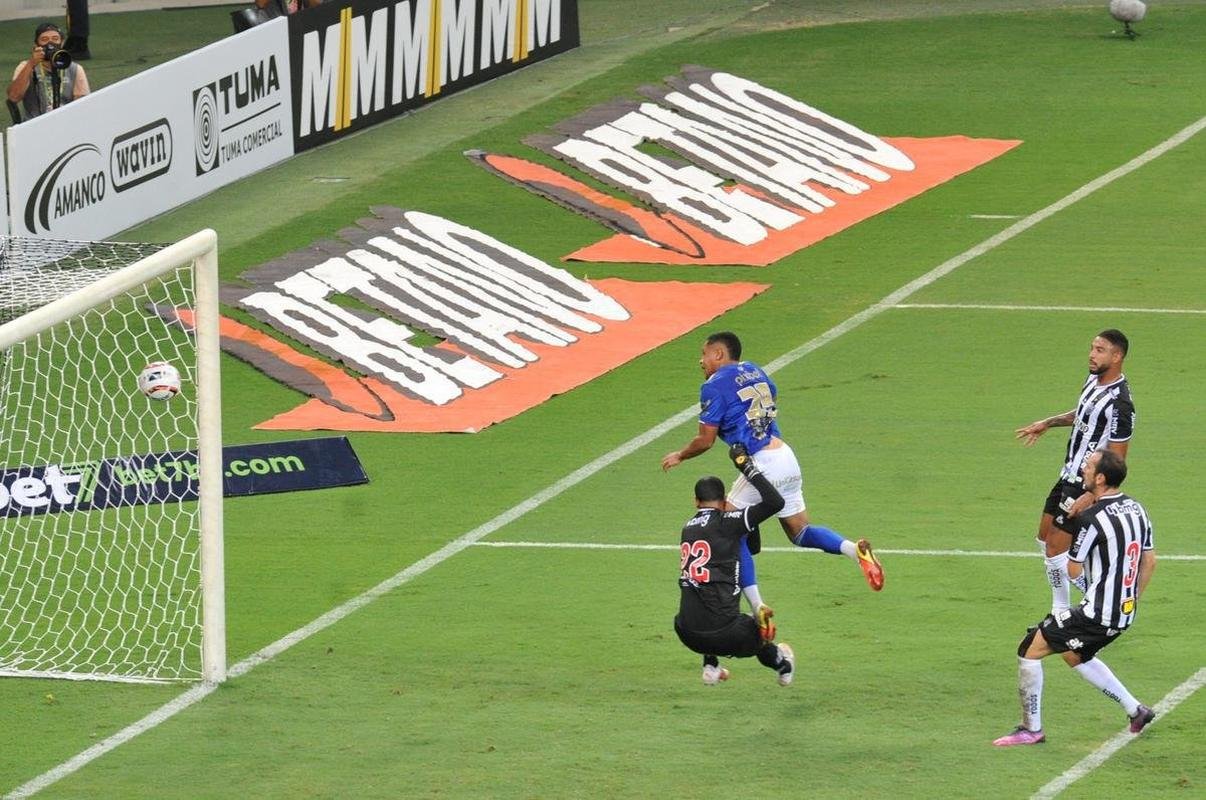 Fotos do clssico entre Atltico e Cruzeiro, no Mineiro