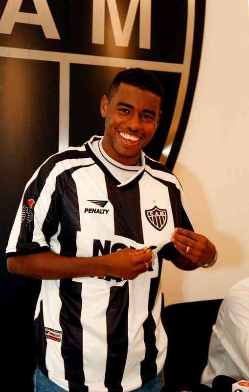 Baiano - Jogou em 2001 e 2002 no Atlético. Foi para o Palmeiras em 2003 e ficou até 2004. Depois, voltou ao clube paulista em 2005.