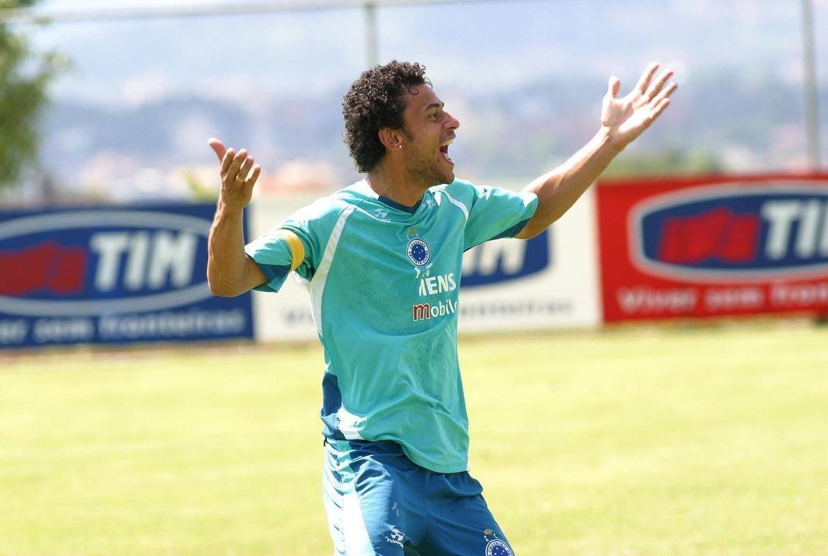 O dia a dia de Fred na Toca da Raposa II entre julho de 2004 e agosto de 2005