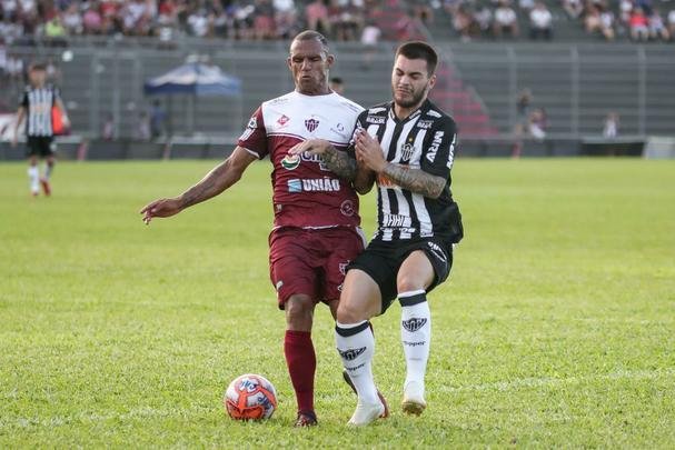 Fotos do duelo entre Patrocinense e Atlético, em Patrocínio, pela nona rodada do Mineiro. Galo venceu a partida por 1 a 0, com gol de Alerrandro, aos 45 minutos do segundo tempo