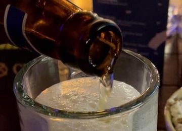 Consumo de álcool não é permitido pelo islamismo, a religião oficial do Catar; ser visto bêbado na rua é considerado crime no país
