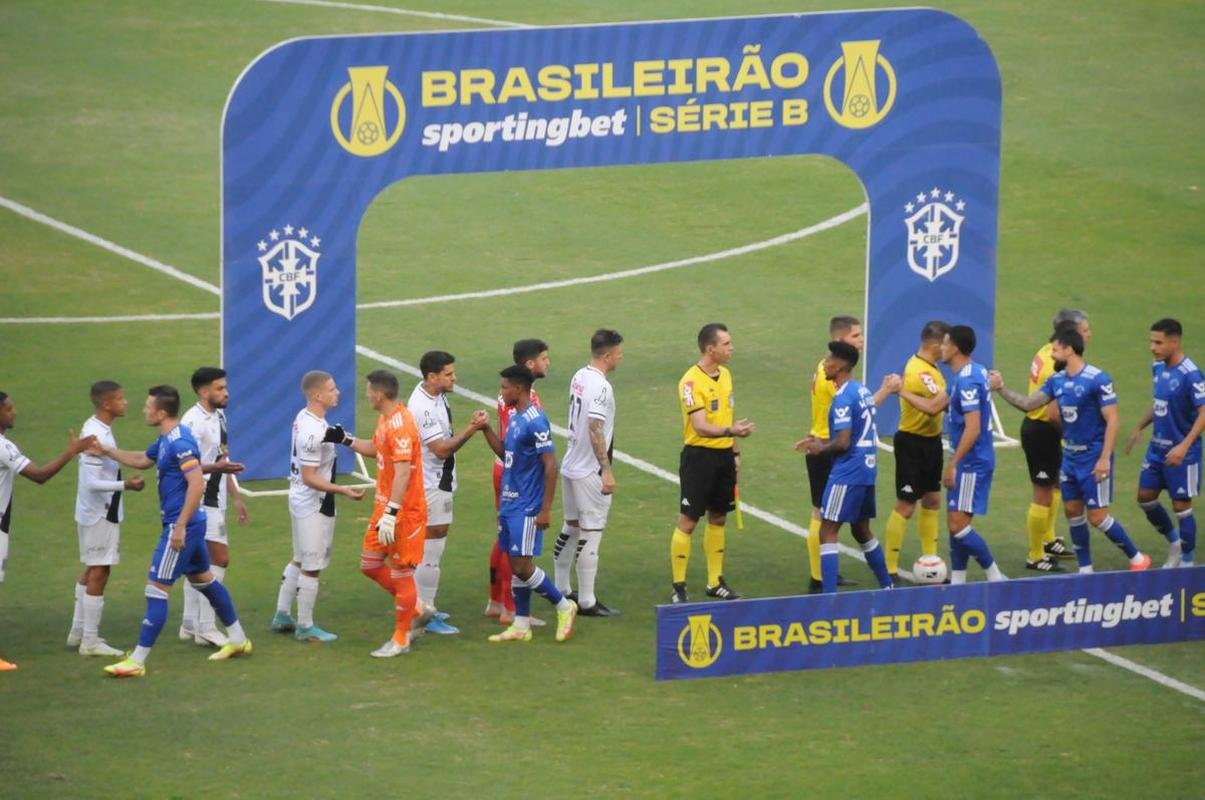 Fotos do jogo entre Cruzeiro e Ponte Preta, no Mineiro, em Belo Horizonte, pela 13 rodada da Srie B do Brasileiro