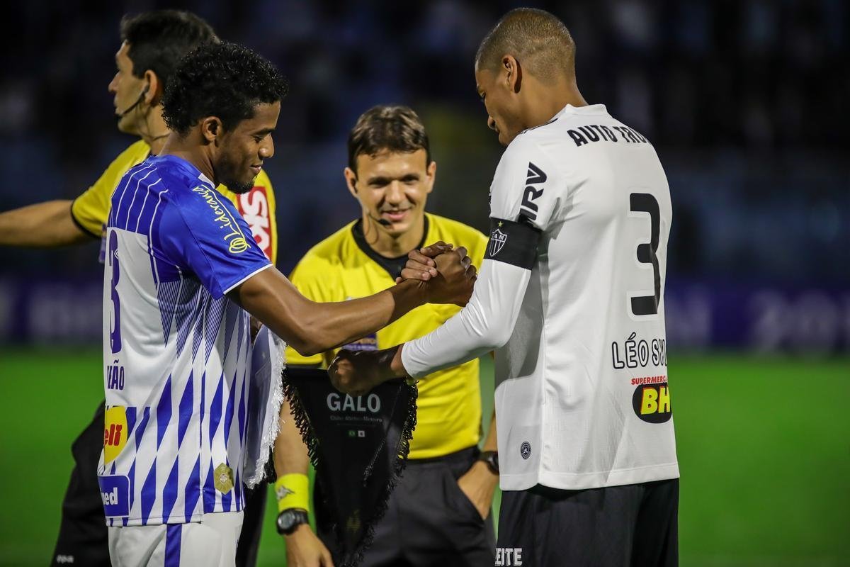 Fotos da partida entre Ava e Atltico, pelo Campeonato Brasileiro