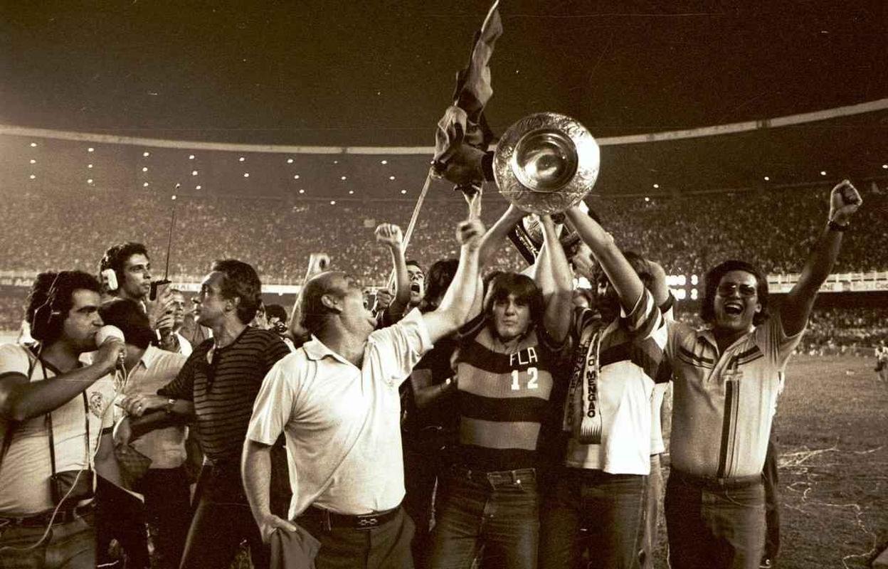 O Flamengo venceu o segundo jogo da deciso de 1980, por 3 a 2, e conquistou seu primeiro ttulo nacional. Nunes, duas vezes, e Zico marcaram para o time rubro-negro. Reinaldo fez os dois tentos do Galo e, junto de Palhinha e Chico, recebeu carto vermelho. O Flamengo conquistou o ttulo por ter feito melhor campanha na semifinal (duas vitrias contra uma vitria e um empate do Galo).