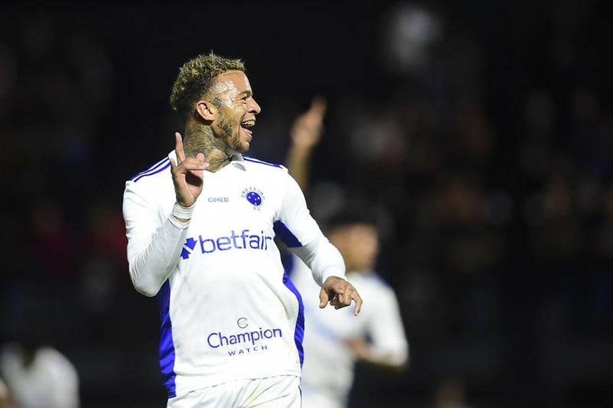 Bragantino x Cruzeiro: fotos do amistoso no estdio Nabi Abi Chedid, em Bragana Paulista, no interior de So Paulo