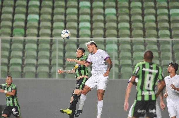 Amrica e Paran Clube se enfrentam pela 33 rodada da Srie B, no Horto