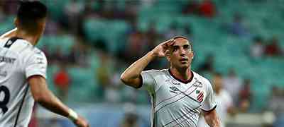 Athletico vira sobre Bahia e sai em vantagem nas oitavas da Copa do Brasil