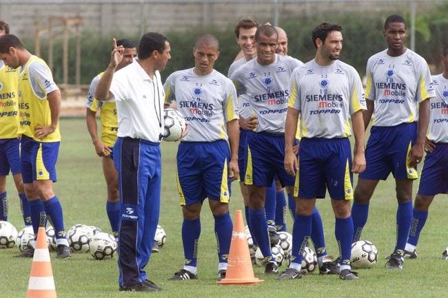 Em 2004, Cruzeiro manteve Alex e ainda se reforou com Rivaldo e Guilherme, gerando grande expectativa na torcida