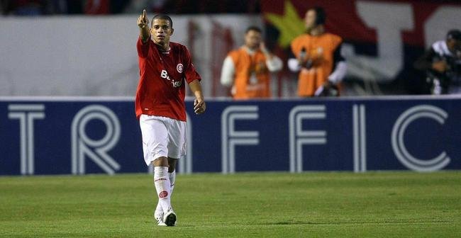 2009 - Taison, do Internacional, foi o artilheiro com sete gols