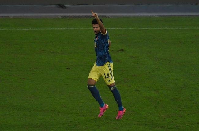 Brasil e Colmbia se enfrentaram no Estdio Nilton Santos, pelo Grupo B da Copa Amrica 