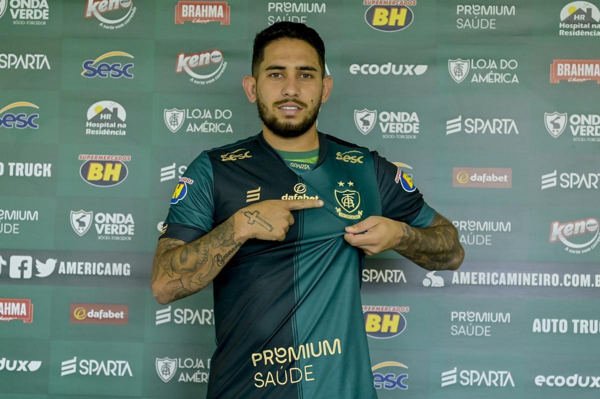 Leandro Carvalho (atacante) - 8.0