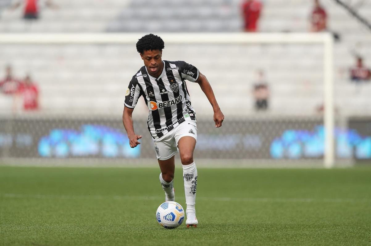 O Atltico visitou, nesta tera-feira (16), o Athletico-PR na Arena da Baixada, em Curitiba. O duelo foi vlido pela 33 rodada da Srie A do Campeonato Brasileiro.