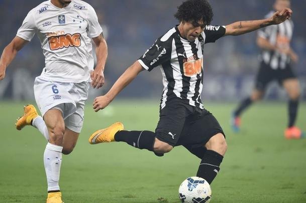 Os dois rivais faziam pela primeira vez uma histrica final de competio nacional. O Galo j havia vencido o jogo de ida, no Independncia, por 2 a 0, enquanto a Raposa havia conquistado o tetracampeonato brasileiro trs dias antes. A determinao da equipe de Levir Culpi prevaleceu e a vitria por 1 a 0, com gol de Diego Tardelli, garantiu ao Atltico o indito ttulo da Copa do Brasil e vaga na Copa Libertadores deste ano. 