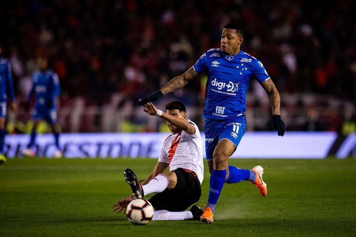 Fotos do segundo tempo do duelo entre River Plate e Cruzeiro, no Monumental de Núñez, em Buenos Aires, pela ida das oitavas de final da Copa Libertadores