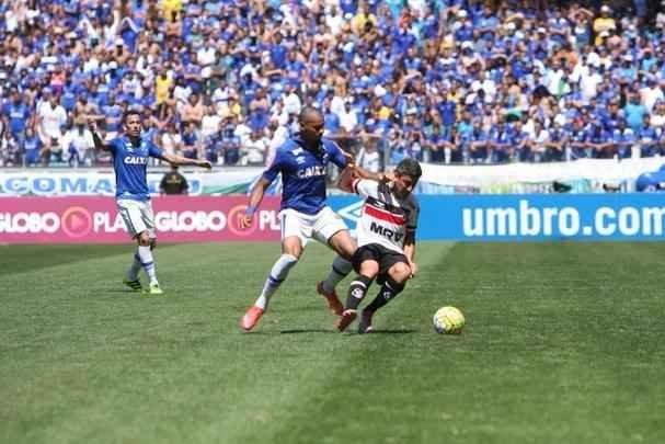 Imagens de Cruzeiro x Santa Cruz, pela 22 rodada do Brasileiro, no Mineiro