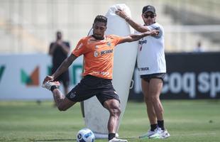 Fotos do primeiro treino de Junior Alonso no retorno ao Atltico