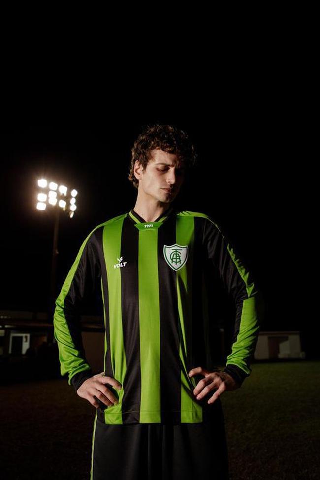 Camisas com mangas longas de Amrica, Botafogo-SP, CSA, Cricima, Figueirense, Remo, Santa Cruz e Vitria