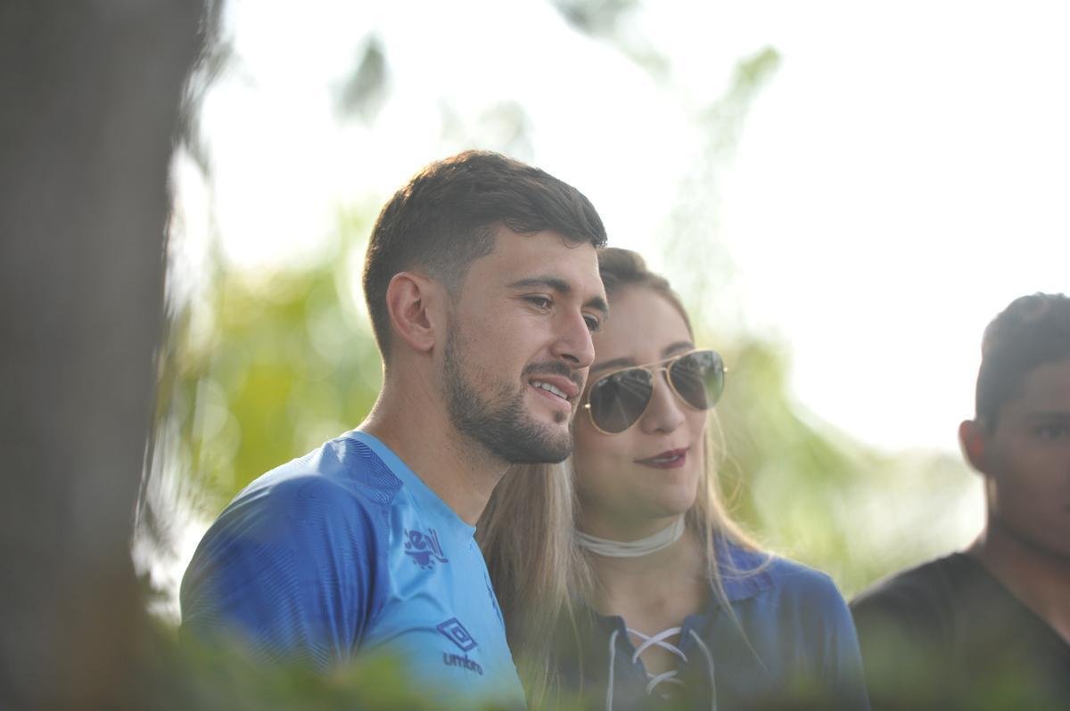 Meia uruguaio De Arrascaeta treinou e est nos planos de Mano para jogo contra o Palmeiras