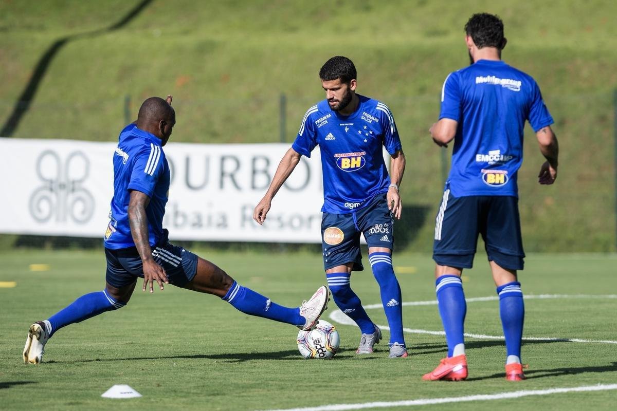 Em Atibaia, Cruzeiro iniciou preparao para o duelo diante da Ponte Preta