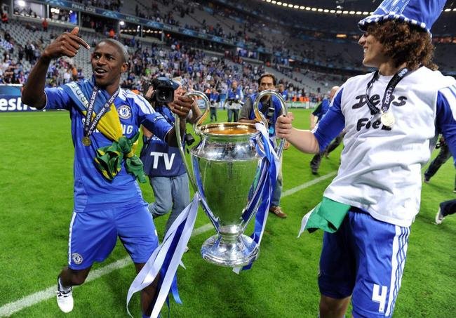 O volante Ramires chegou ao Cruzeiro em 2007 e ficou at 2009. Na temporada 2011/12, ajudou o Chelsea a conquistar sua primeira Liga dos Campees
