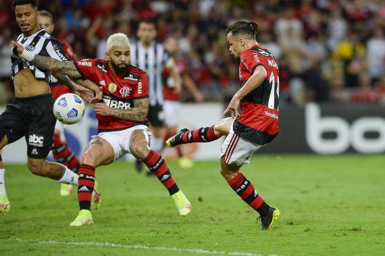 Imagens do jogo entre Flamengo e Atltico, no Maracan, pela 29 rodada do Campeonato Brasileiro