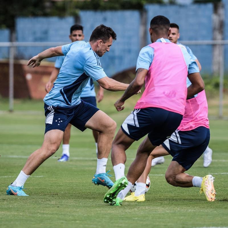 Imagens do treino do Cruzeiro nesta tera-feira (3 de janeiro), na Toca da Raposa II