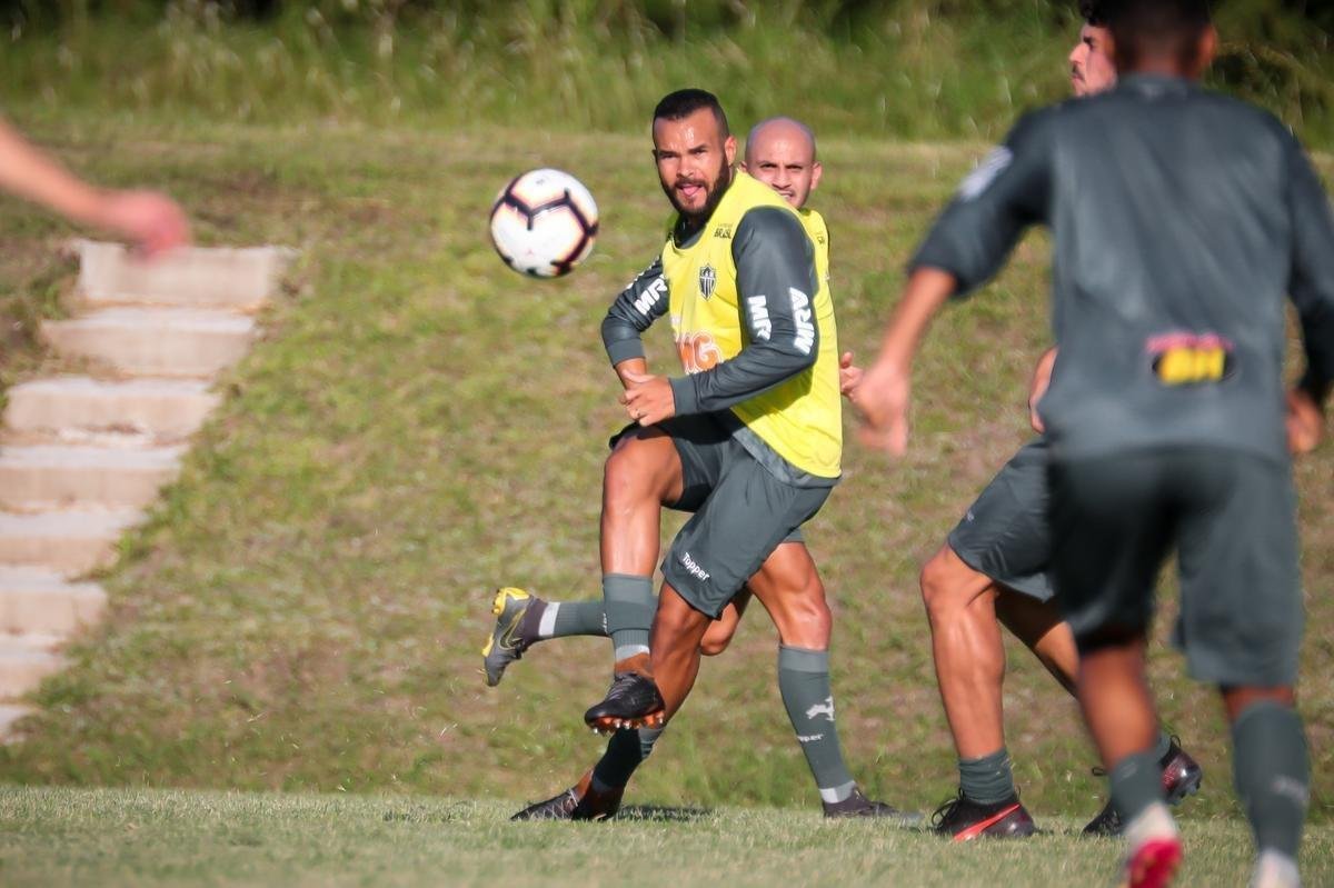 Jogadores do Atltico treinaram no CT do Danubio, em Montevidu, nesta tera-feira