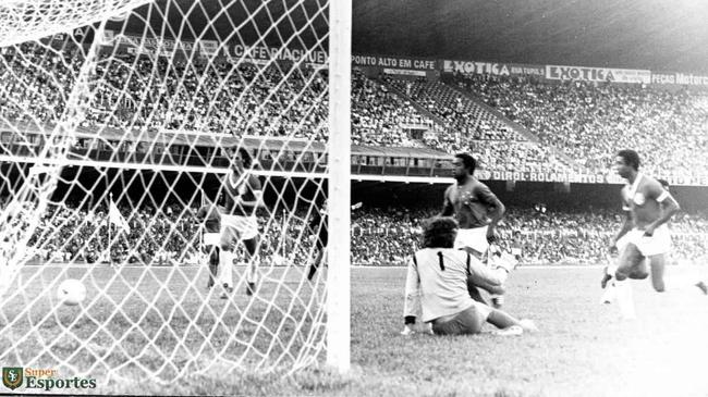 Cruzeiro derrotou Inter por 5 a 4 na estreia da Copa Libertadores de 1976. Palhinha, aos 3 e 10 minutos do 1T, Joozinho, aos 21 min do 1T e aos 18 min do 2T, e Nelinho, aos 40 min do 2T marcaram os gols celestes no triunfo