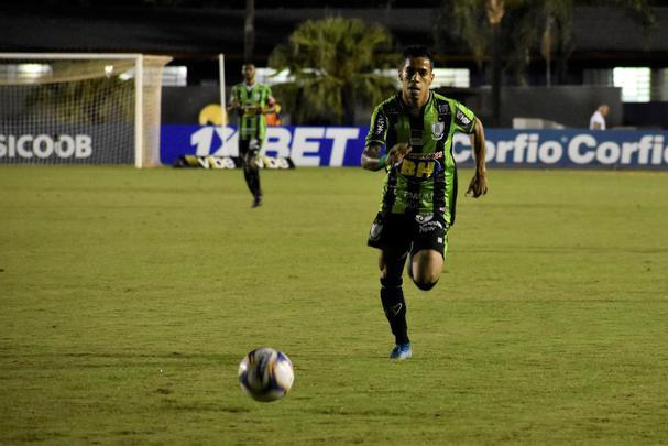 América vence Londrina fora de casa e mantém sonho do acesso