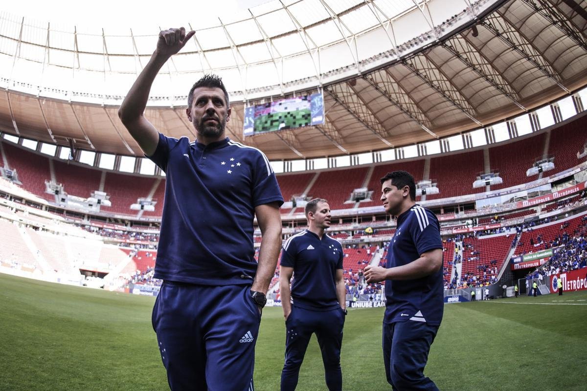 Fotos da partida entre Cruzeiro e Chapecoense, pela 24 rodada da Srie B do Campeonato Brasileiro. O jogo foi realizado neste sbado (13), no estdio Man Garrincha, em Braslia.