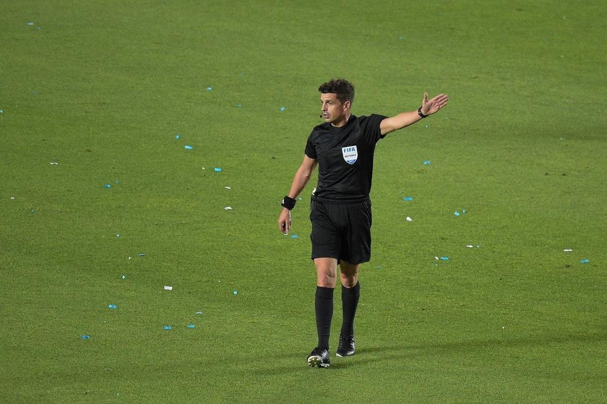 Sem Neymar, Brasil encarou a Argentina em clssico agitado pelas Eliminatrias