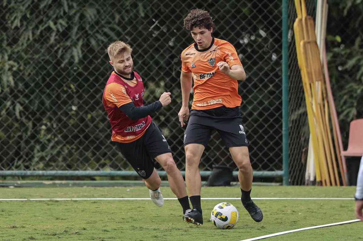 Atlético treinou, na tarde desta quinta-feira (26), na Cidade do Galo. Atividades visaram ao confronto contra o Avaí pelo Campeonato Brasileiro.
