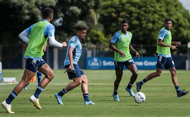 Cruzeiro enfrenta o Vasco neste domingo (12), s 16h