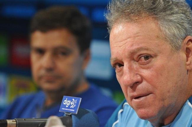 Em sua apresenta��o, Abel Braga diz que quebrou regra particular para ajudar Cruzeiro a escapar do rebaixamento e prometeu time ofensivo para recuperar respeito ao clube.