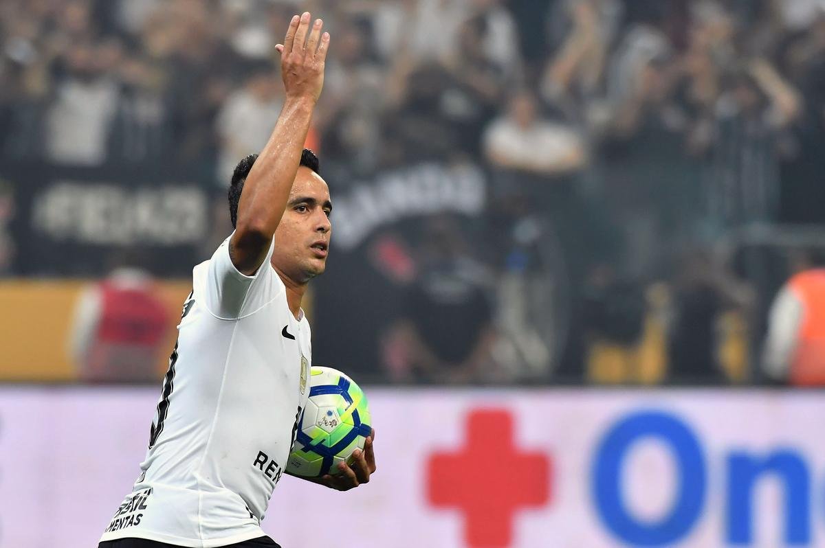 Jdson - O armador, de 35 anos, disputou 51 jogos nesta temporada e marcou 15 gols. Ele tem contrato com o Corinthians at 2020.