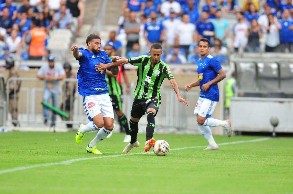 Cruzeiro e Amrica se enfrentaram em clssico pela 5 rodada do Campeonato Mineiro