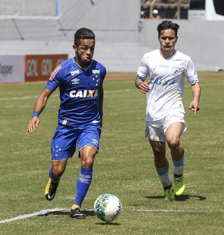 Cruzeiro chegou a abrir 2 a 0 sobre o Londrina, com gols de Lucas Silva e Sassá, mas cedeu o empate no segundo tempo e perdeu nos pênaltis por 3 a 1. Time foi eliminado na semifinal da Primeira Liga.