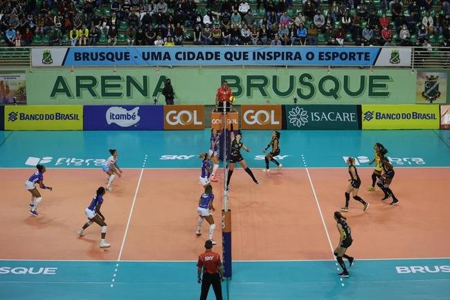 Praia venceu o Minas por 3 sets a 0, em Brusque (SC), e conquistou a Supercopa